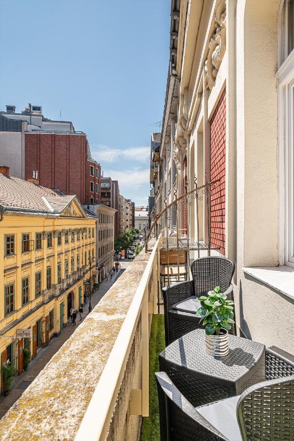 Luxury Apartment With Free Garage And Balcony In The Center Budapest Eksteriør bilde